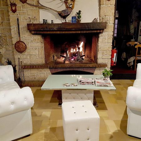 Logis Hotel Saint-Hubert Cour-Cheverny Εξωτερικό φωτογραφία