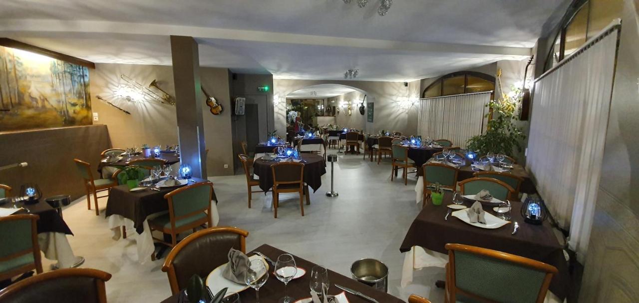 Logis Hotel Saint-Hubert Cour-Cheverny Εξωτερικό φωτογραφία