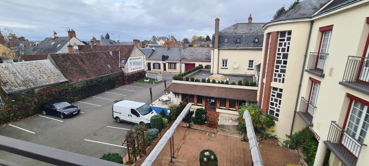 Logis Hotel Saint-Hubert Cour-Cheverny Εξωτερικό φωτογραφία