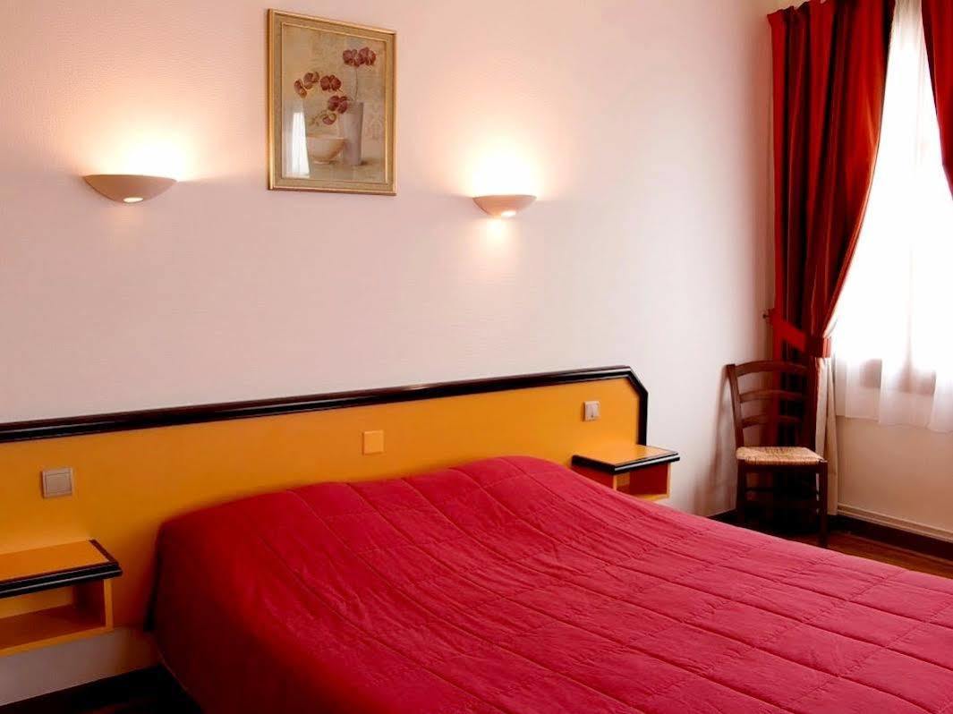 Logis Hotel Saint-Hubert Cour-Cheverny Εξωτερικό φωτογραφία