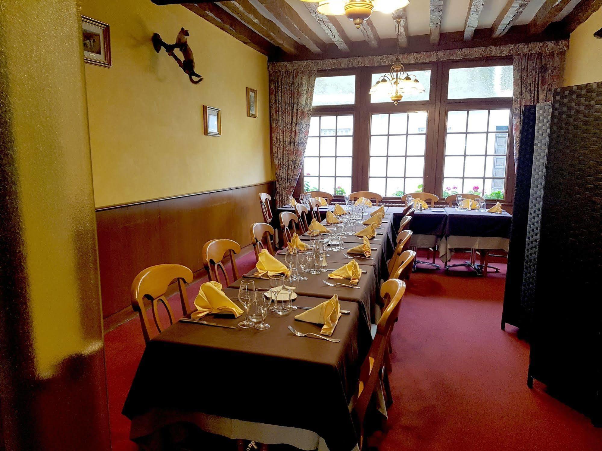 Logis Hotel Saint-Hubert Cour-Cheverny Εξωτερικό φωτογραφία