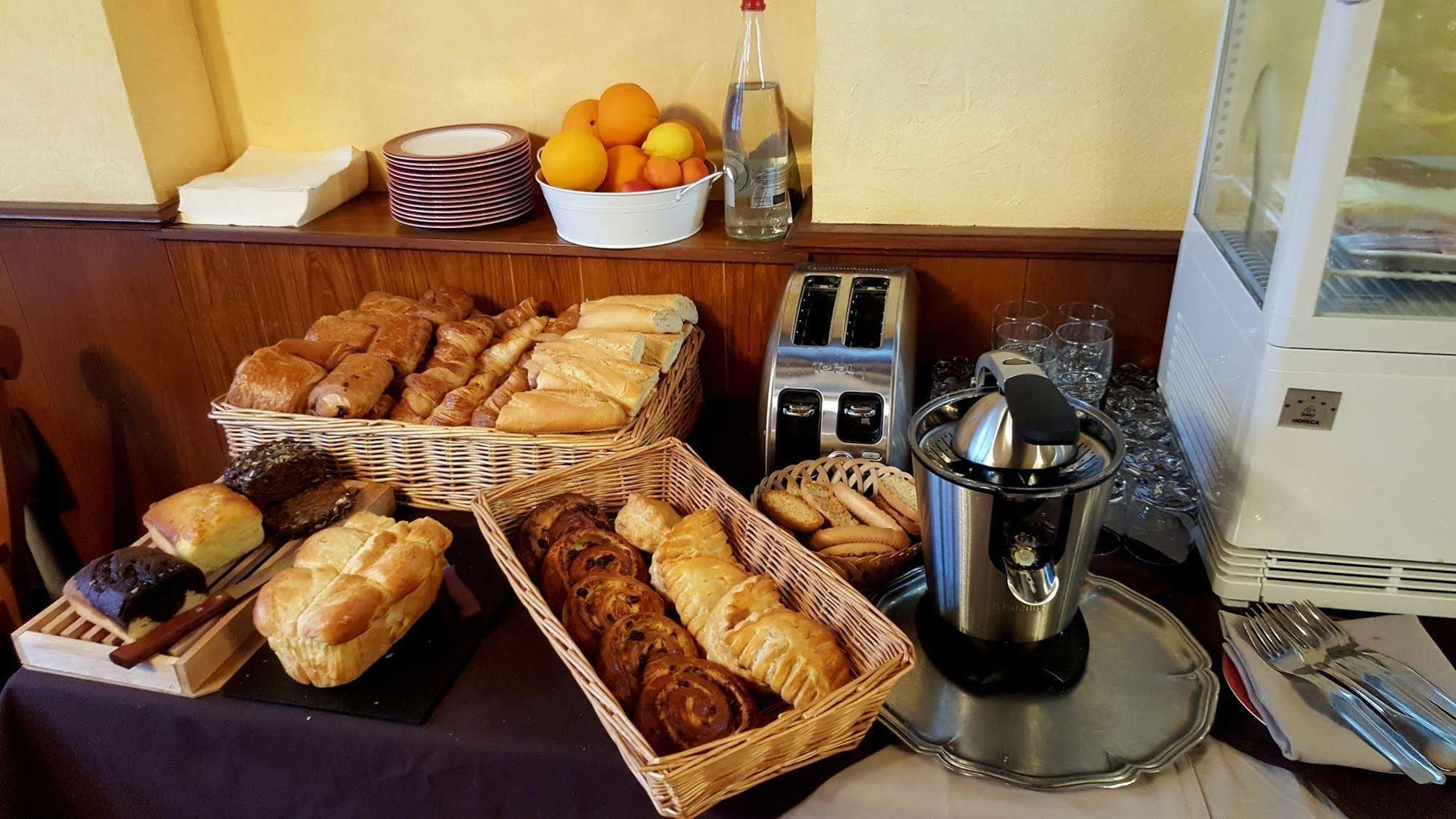 Logis Hotel Saint-Hubert Cour-Cheverny Εξωτερικό φωτογραφία